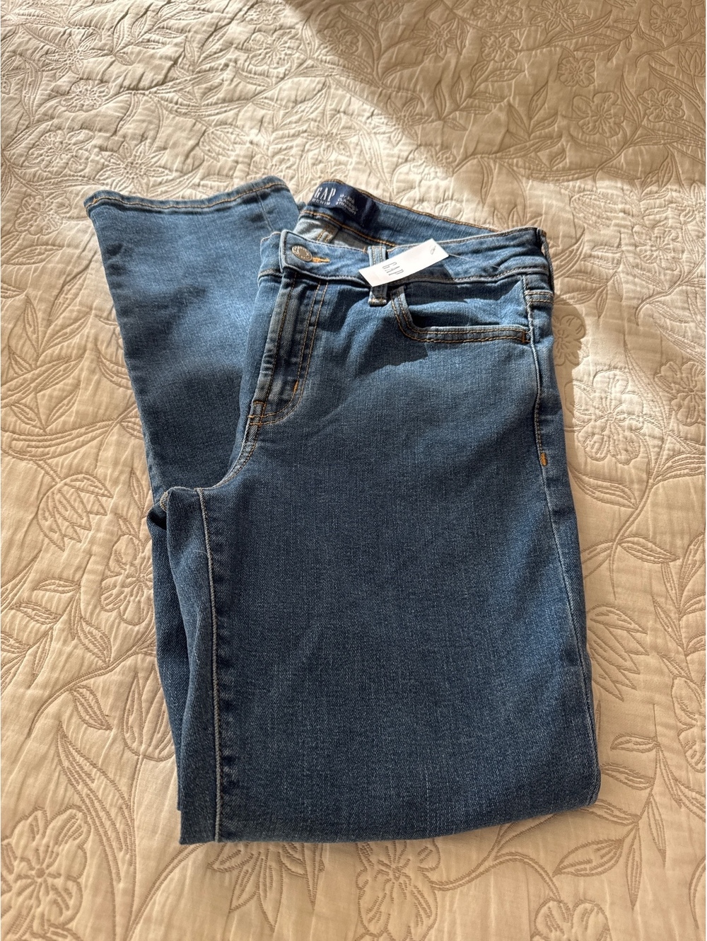 Woman Gap Denim classic Straight size 10/30S NWT